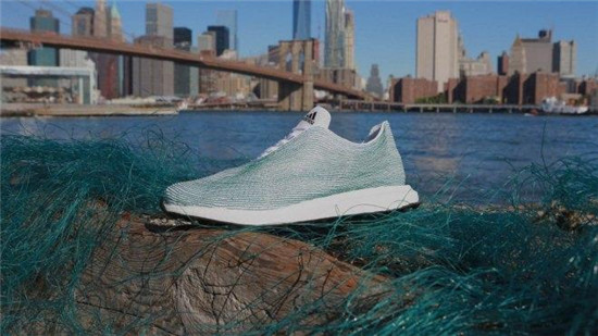 阿迪达斯用垃圾造鞋卖出百万双，呼吁海洋生态保护！4.jpg