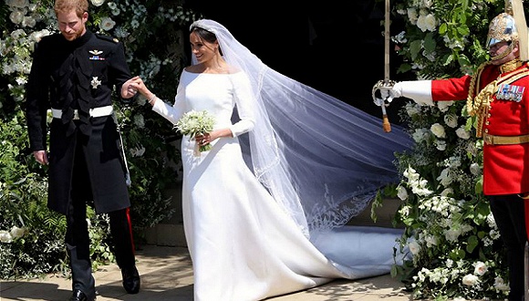 梅根和哈里王子大婚穿过的纪梵希卖疯了！.jpg