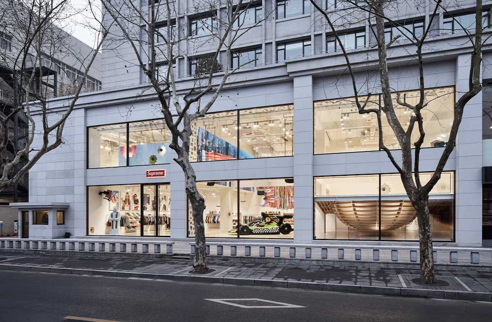 时尚行业持续洗牌：昔日“顶流”卖身、退市、闭店…风波不断.jpg
