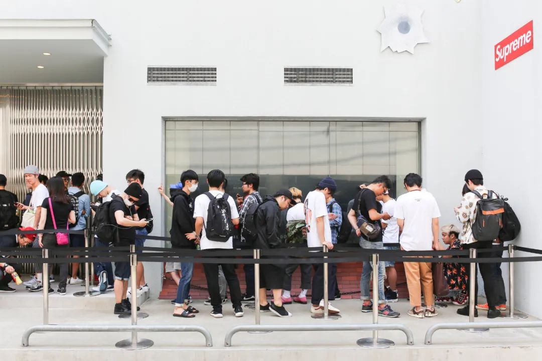 时尚行业持续洗牌：昔日“顶流”卖身、退市、闭店…风波不断5.jpg