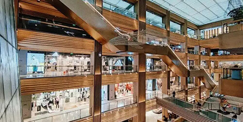 千家门店一夜消失！2025服装闭店潮蔓延：不转型即消亡