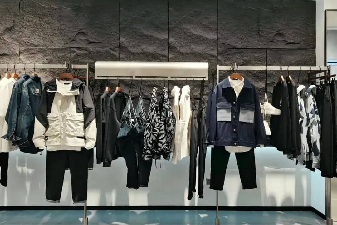 服装品牌半年报解析：出海无基因，国内无增长？