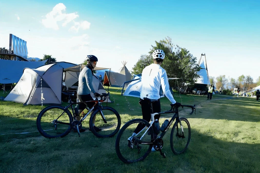 服装品牌半年报解析：出海无基因，国内无增长？