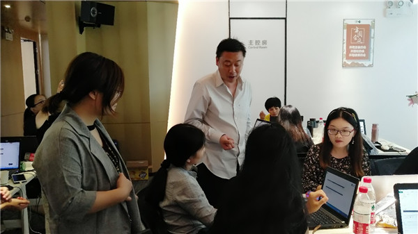 《商品决策未来》商品专科班18届6班的同学们毕业啦！8.jpg
