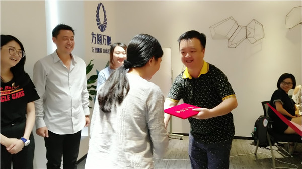《商品决策未来》商品专科班18届6班的同学们毕业啦！14.jpg