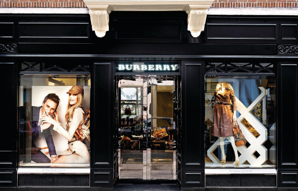 Burberry被舆论推到风口浪尖 销毁库存不稀奇？.png