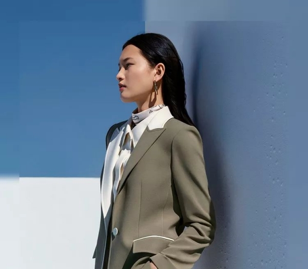 2023上半年中国女装品牌业绩与门店数量情况统计！.jpg